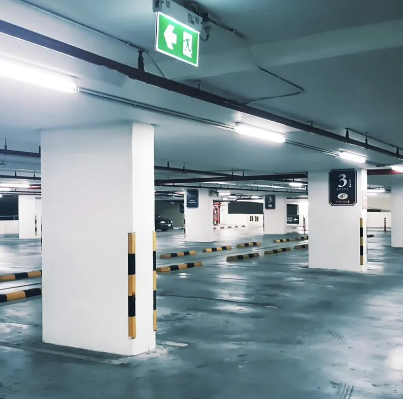 N&ouml;dbelysning parkeringsgarage